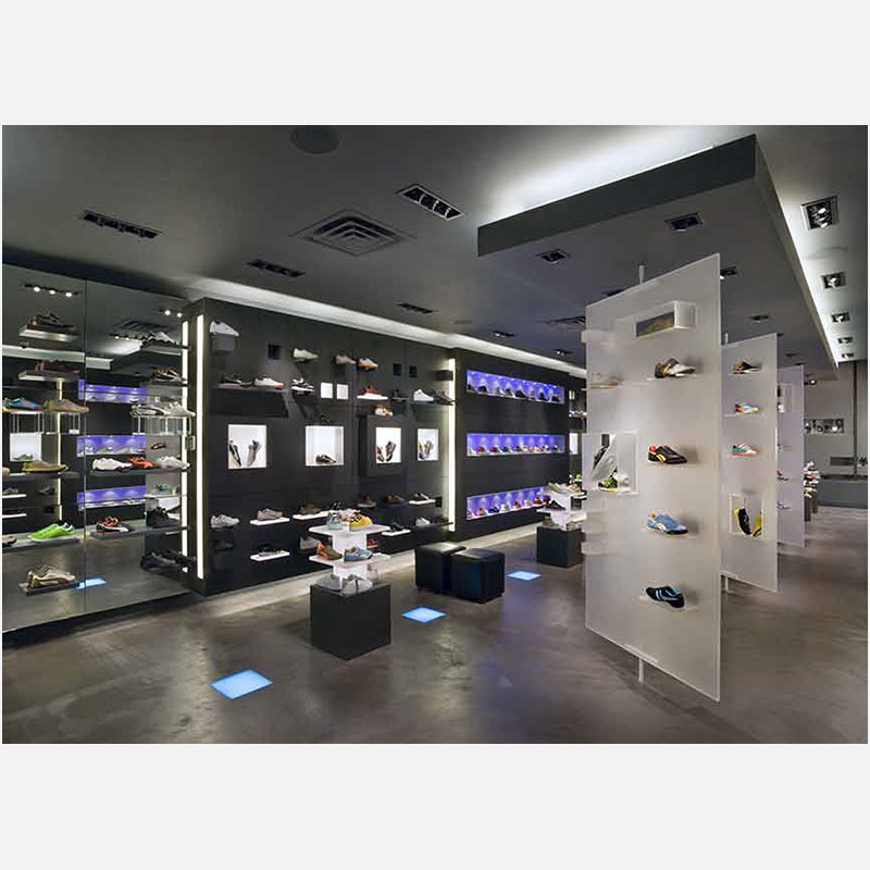 Professional architectural photograph of a store in Saint Louis, MO