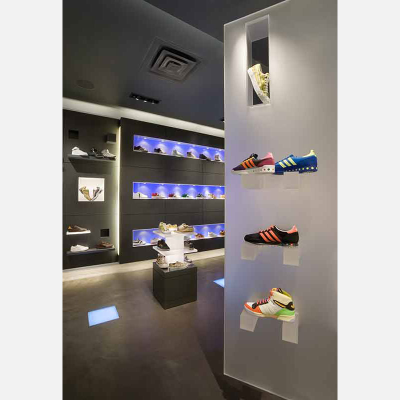 Professional architectural photograph of a store in Saint Louis, MO