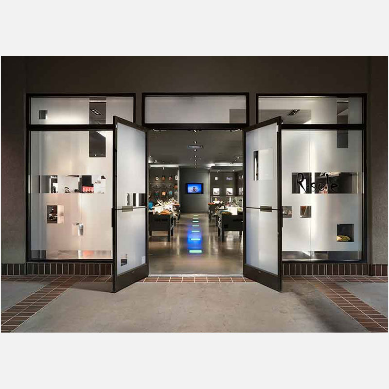 Professional architectural photograph of a store in Saint Louis, MO